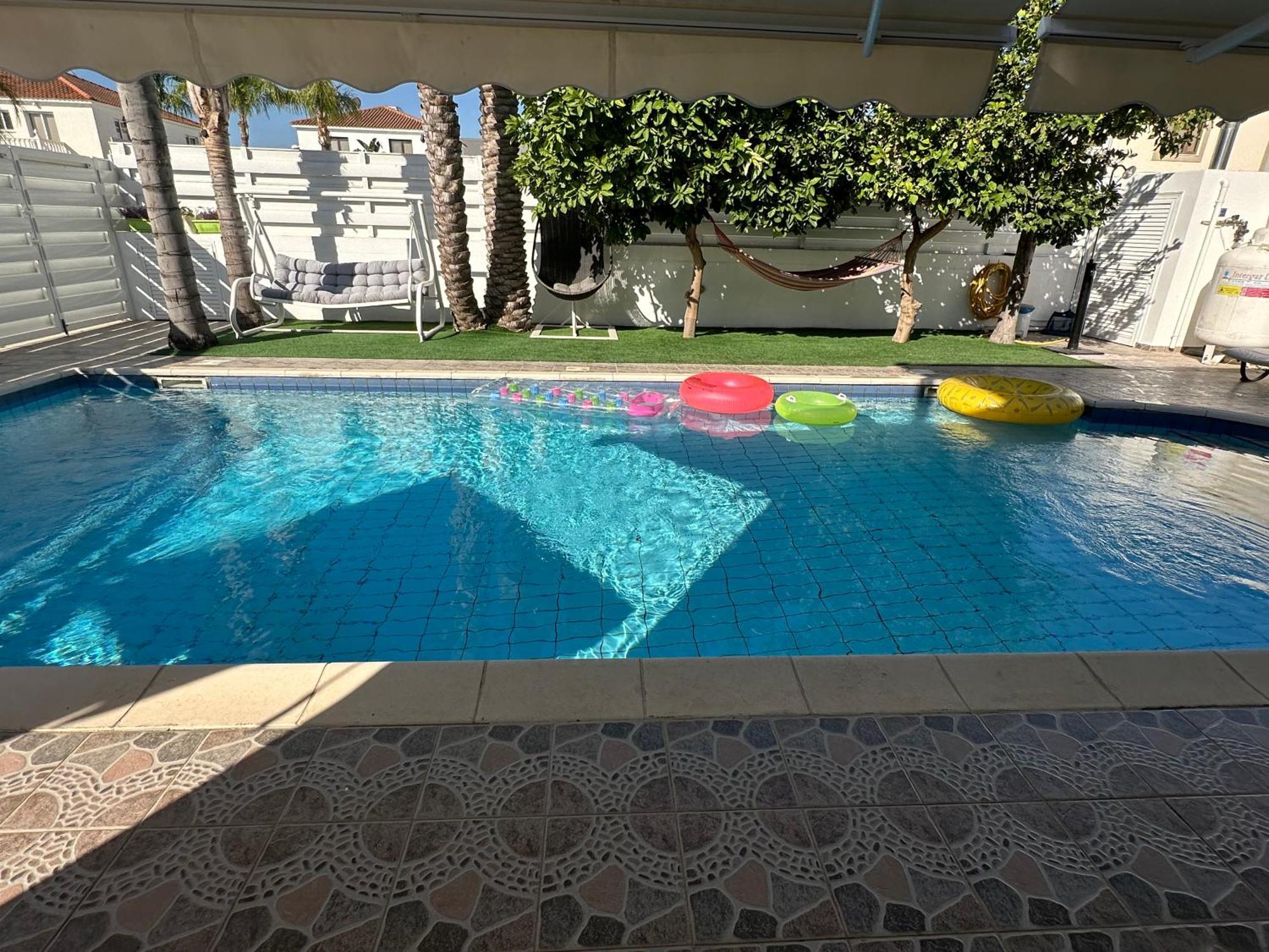 Villa Andy Larnaca Exteriör bild