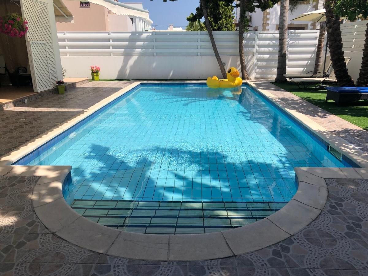 Villa Andy Larnaca Exteriör bild
